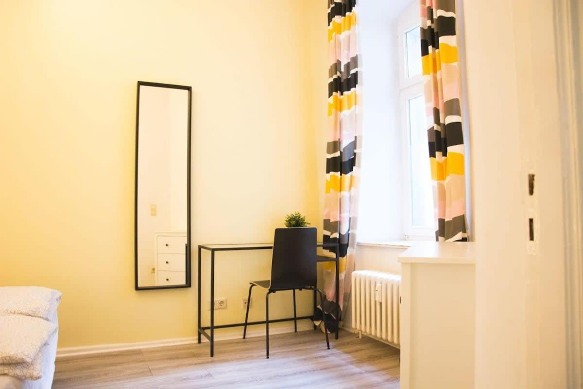 Family Apartment Moabit Berlin Bagian luar foto