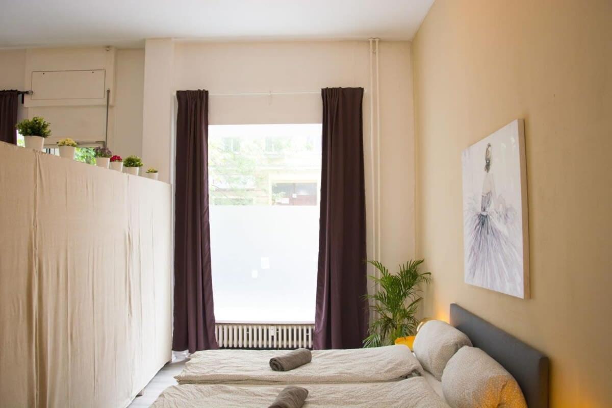 Family Apartment Moabit Berlin Bagian luar foto